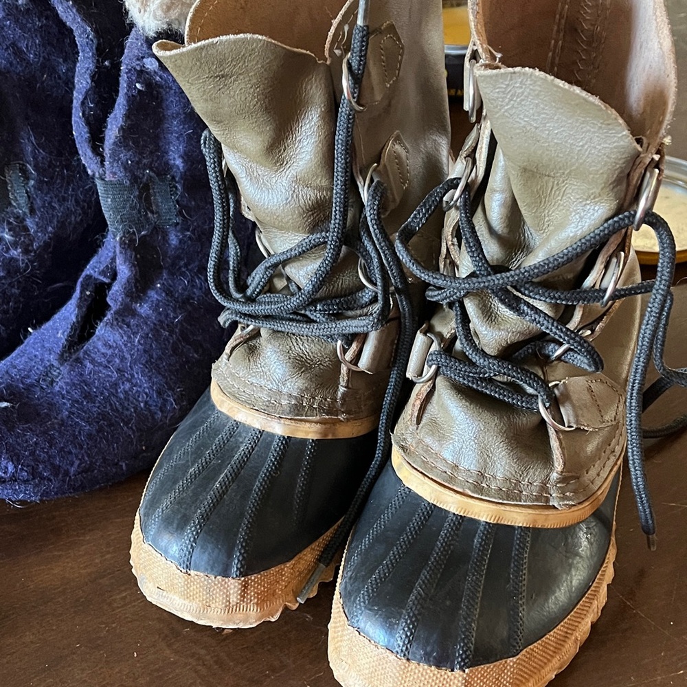 Sorel Women's Lace Up Boots - Brown and Black - Picture 9 of 13